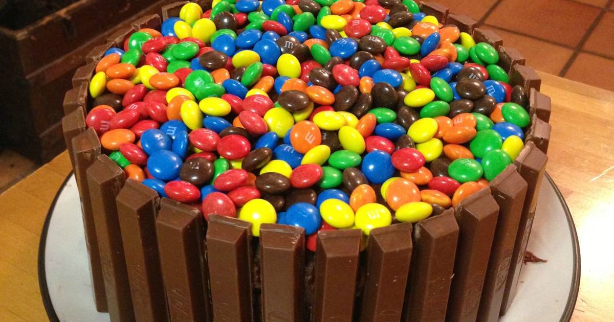 M&M's and Kitkat Cake