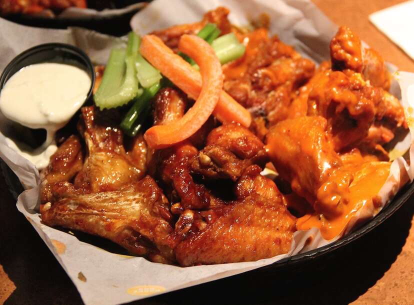 Bulliard's Combo Shipper: Hot Sauce, Chicken Wing, Habanero