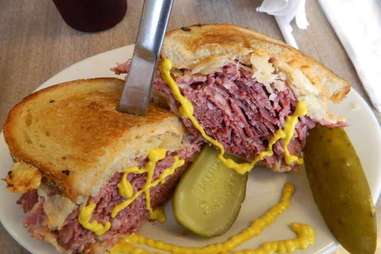 Hygrade Deli Best Corned Beef Sandwiches DET