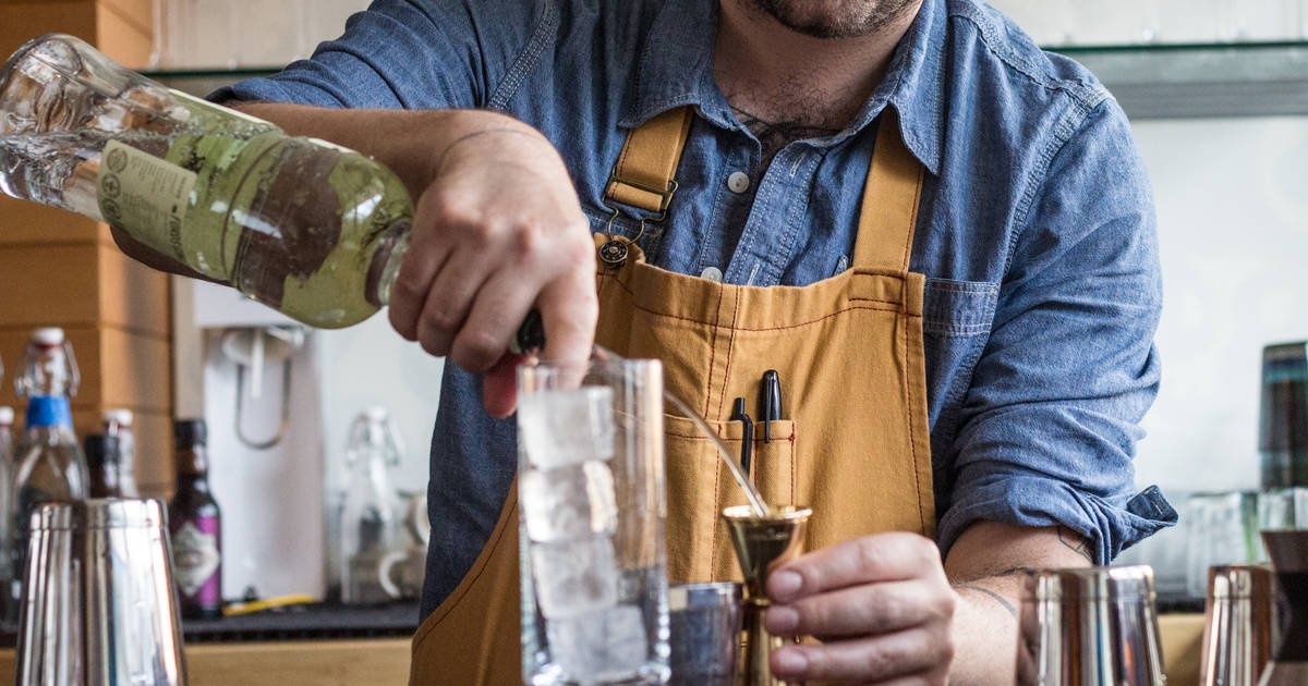 This Cocktail Machine Is Your Own Personal Bartender At Home