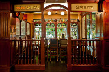 The True Story Of How The Irish Ship Entire Pubs Around The World Thrillist Nation The True Story Of How The Irish Ship Entire Pubs Around The World Thrillist Nation