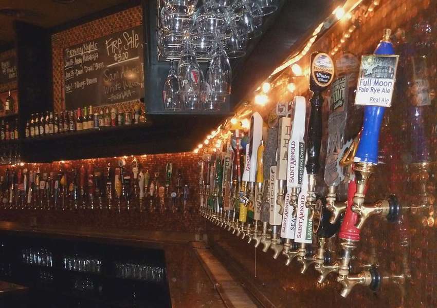 Flying Saucer Draught Emporium A Restaurant in Dallas, TX Thrillist