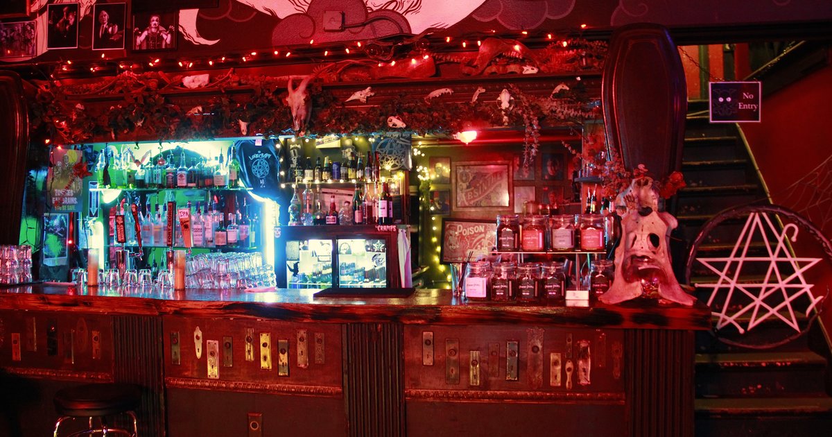 21 best theme bars in America - Thrillist