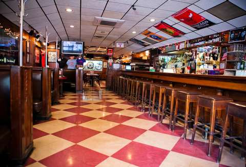 chicago anchors twin diners act stuff eat greasy spoon clean diner inside restaurant