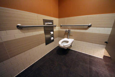 Best Public Restrooms Downtown Chicago Hotels Thrillist