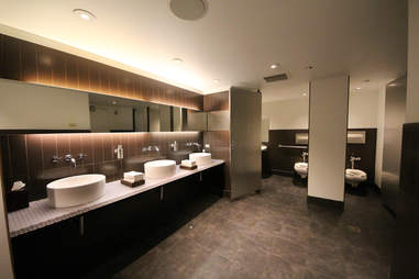 Best Public Restrooms Downtown Chicago Hotels Thrillist