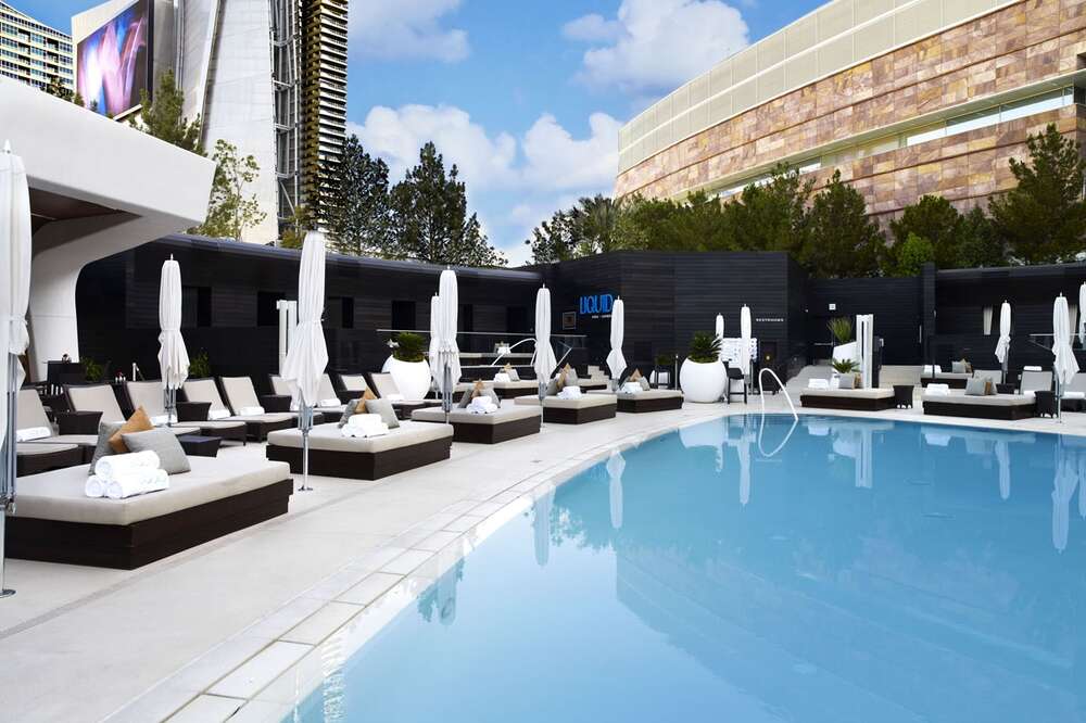 12 Best Pools in Las Vegas for Beating the Heat