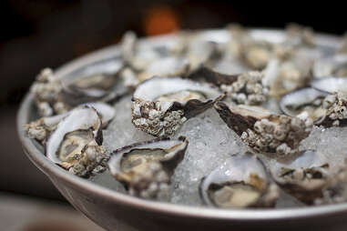 Cheap Oyster Deals - Things to do in Chicago - Thrillist