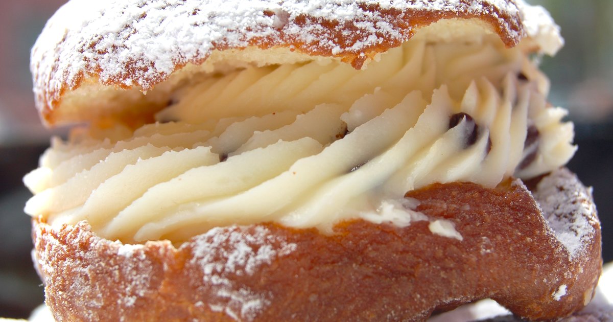 Donnoli - donut cannoli hybrid - Frangelli's Bakery ...