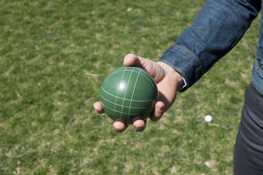How to hold a bocce