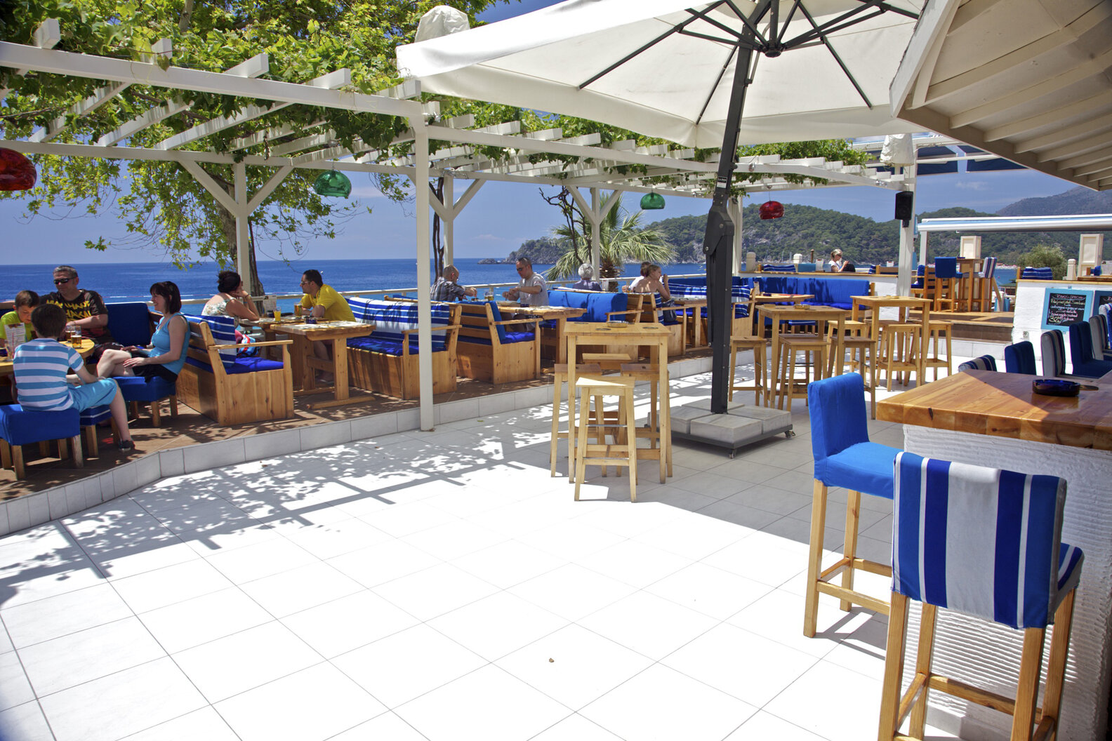 5 Best Beach Bars in The World Thrillist