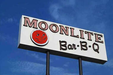 Moonlite Bar-B-Q Inn