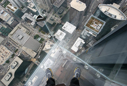 Willis Tower Skydeck Glass Cracks Scares Living Crap Out Of