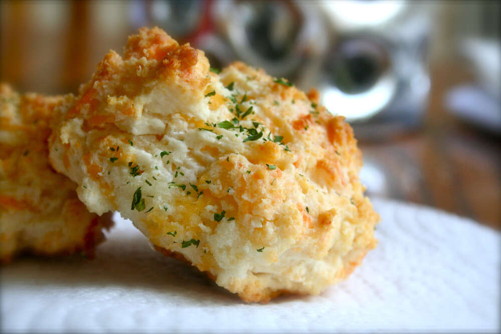 Garlic Cheddar Biscuits (a la Red Lobster)