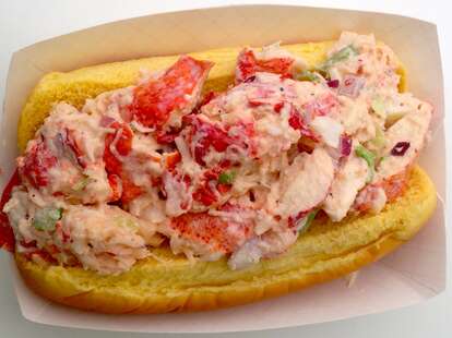 Best Lobster Rolls Hamptons Lobster Rolls Thrillist [ 310 x 414 Pixel ]