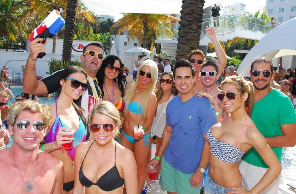 Best Miami Pool Parties for your Bachelor Party