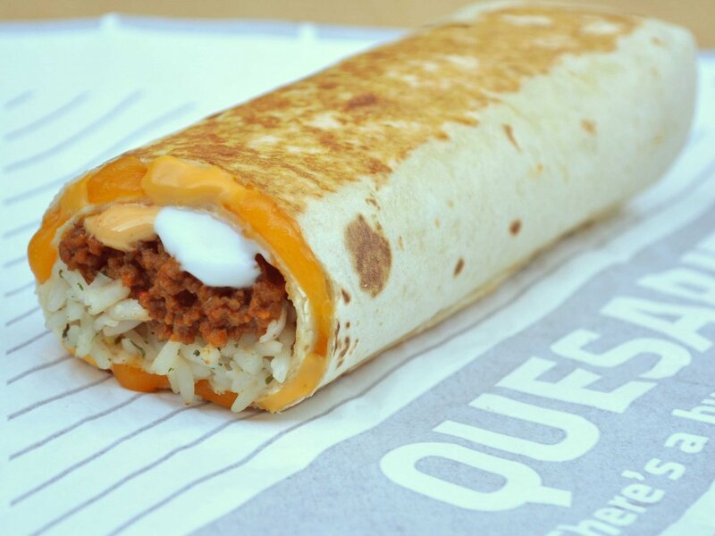 New Taco Bell Quesarito Rolls A Quesadilla Into A Burrito Thrillist 3833