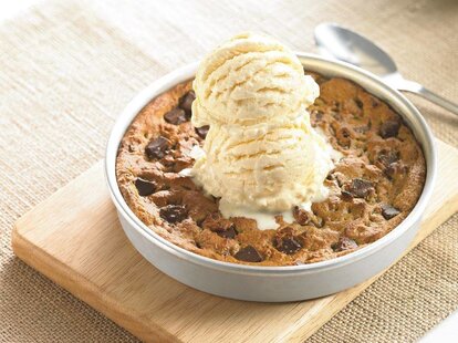 BJ's Restaurant and Brewhouse pizookie
