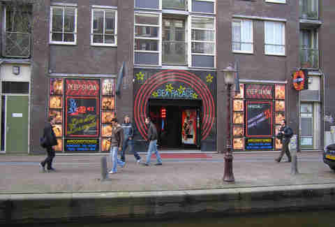 480px x 325px - The Guide To Amsterdam's Sex Shows - Thrillist
