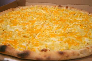 mac and cheese pizza