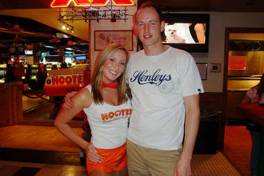 hooters