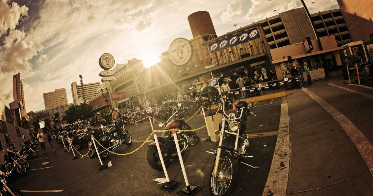 Best Dive Bars in Las Vegas Thrillist