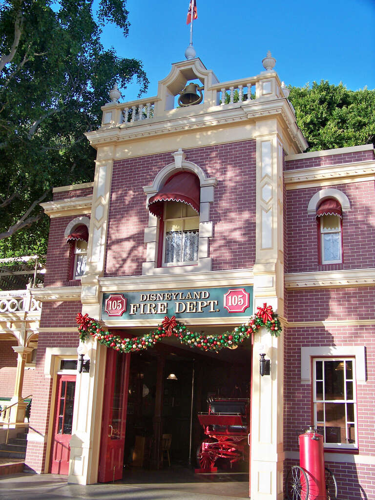 Disneyland Secrets, Revealed
