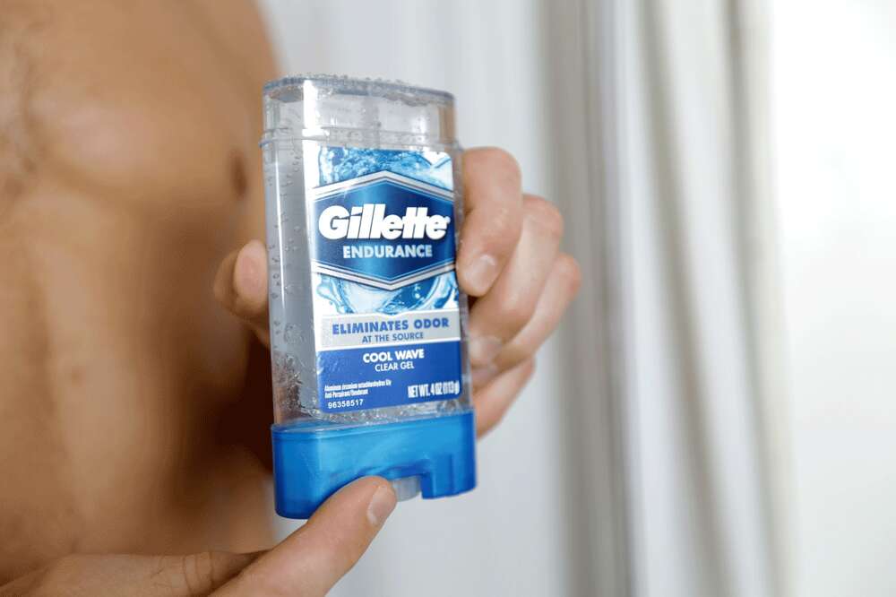 sfærisk sekstant straf How to Use Gillette Clear Gel Deodorant - You're Applying Your Gel Wrong -  Thrillist