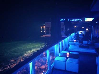 Moonshadows A Malibu Ca Bar Thrillist Moonshadows A Malibu Ca Bar Thrillist