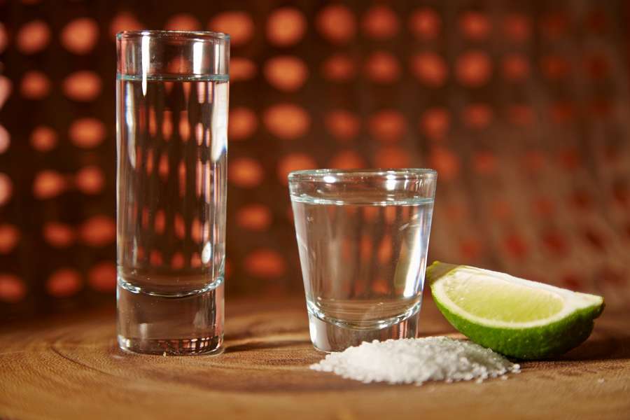 How to Drink Tequila - Sipping Vs Shooting: The Tequila Etiquette Guide ...