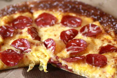 Pretzel pizza