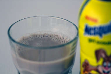 nesquik cookie milk