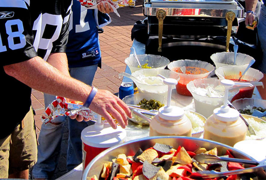 How To Tailgate - Etiquette Rules for Tailgating - Thrillist