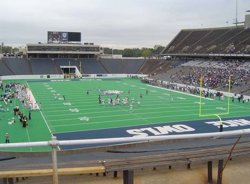 Worst College Football Stadiums America S Worst Stadiums To Watch Fbs College Football Thrillist