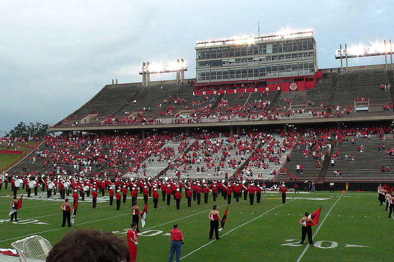 Worst College Football Stadiums America S Worst Stadiums To Watch Fbs College Football Thrillist