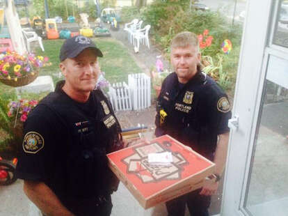 portland police delivering pizza
