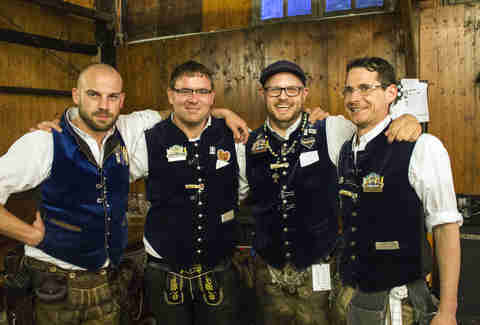 Oktoberfest waitress training -- What it takes to work in the Hofbrau ...