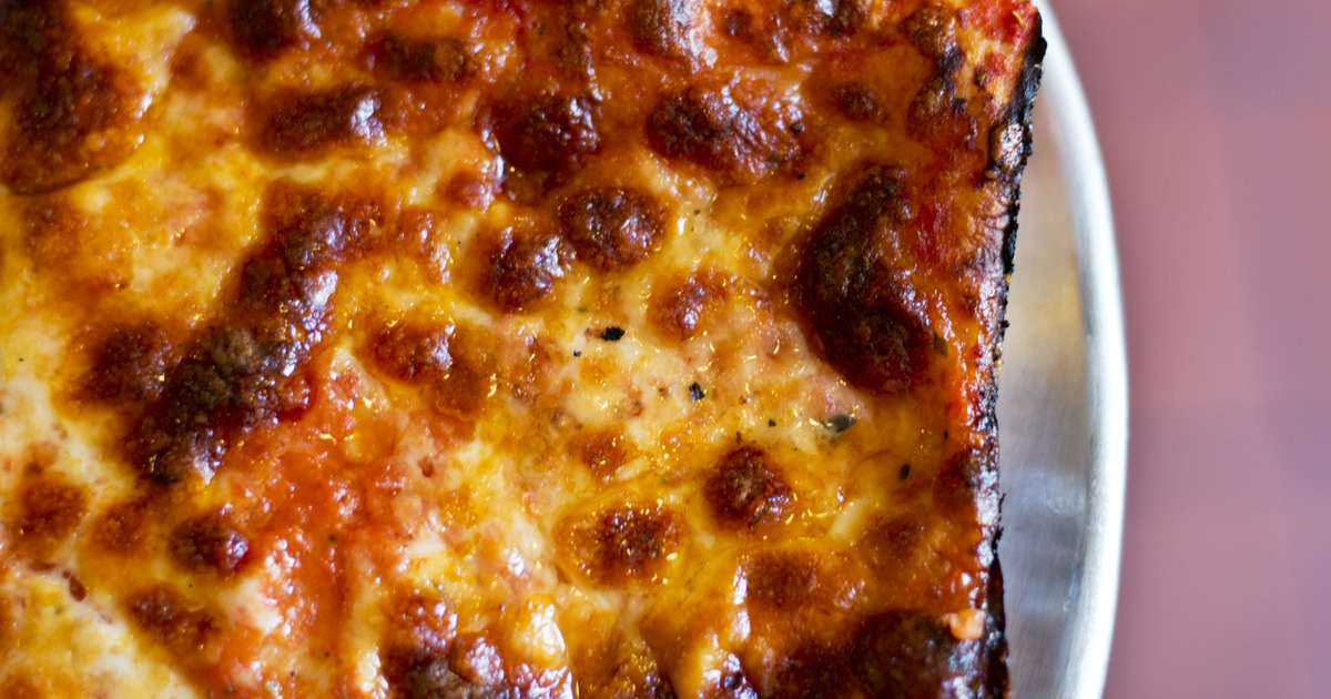 The Best Cheese for Pizza is Mozzarella Thrillist