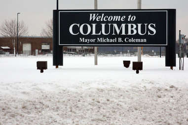 Welcome to Columbus sign