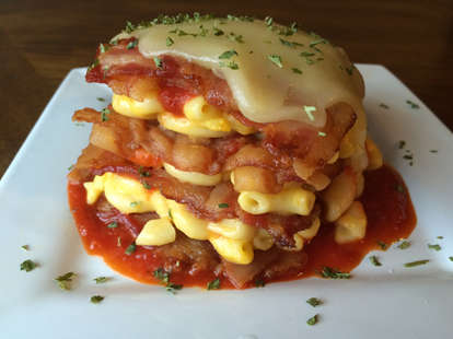 Bacon mac 'n cheese lasagna