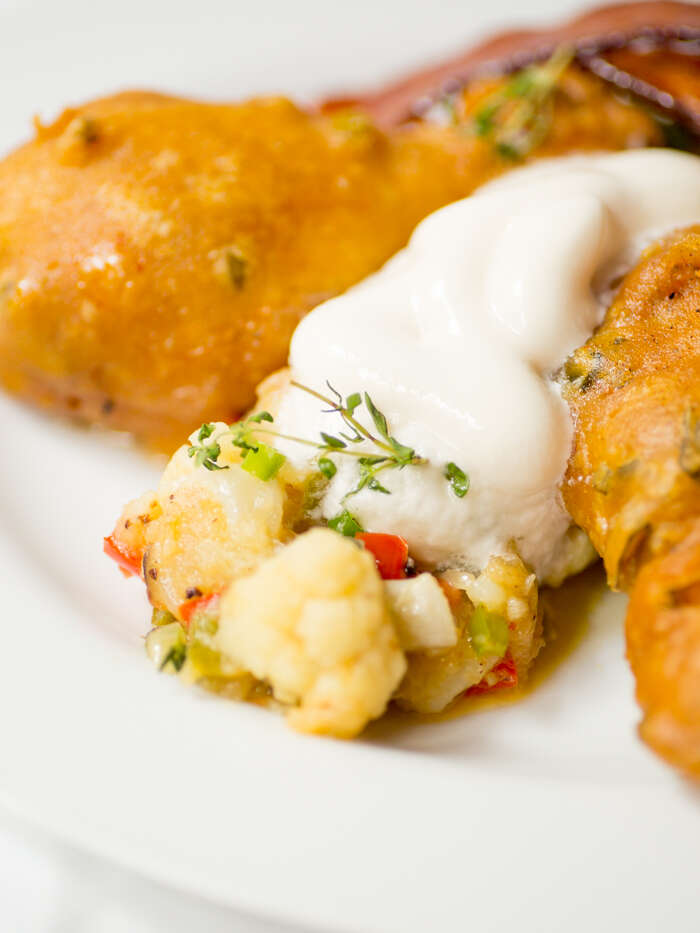 David Burke's beer-battered fried chicken with beer glazed bacon and beer foam — Thrillist Recipes