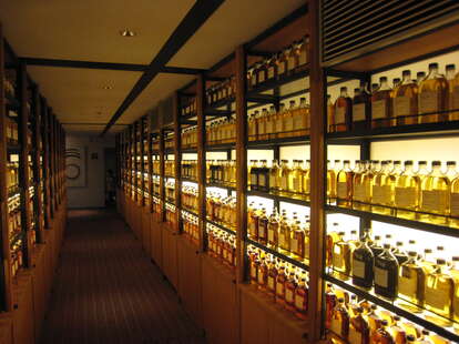 yamazaki whiskey library