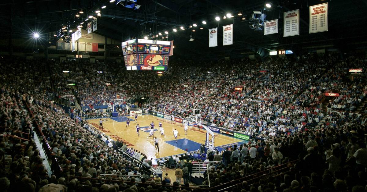 9 biggest college basketball arenas