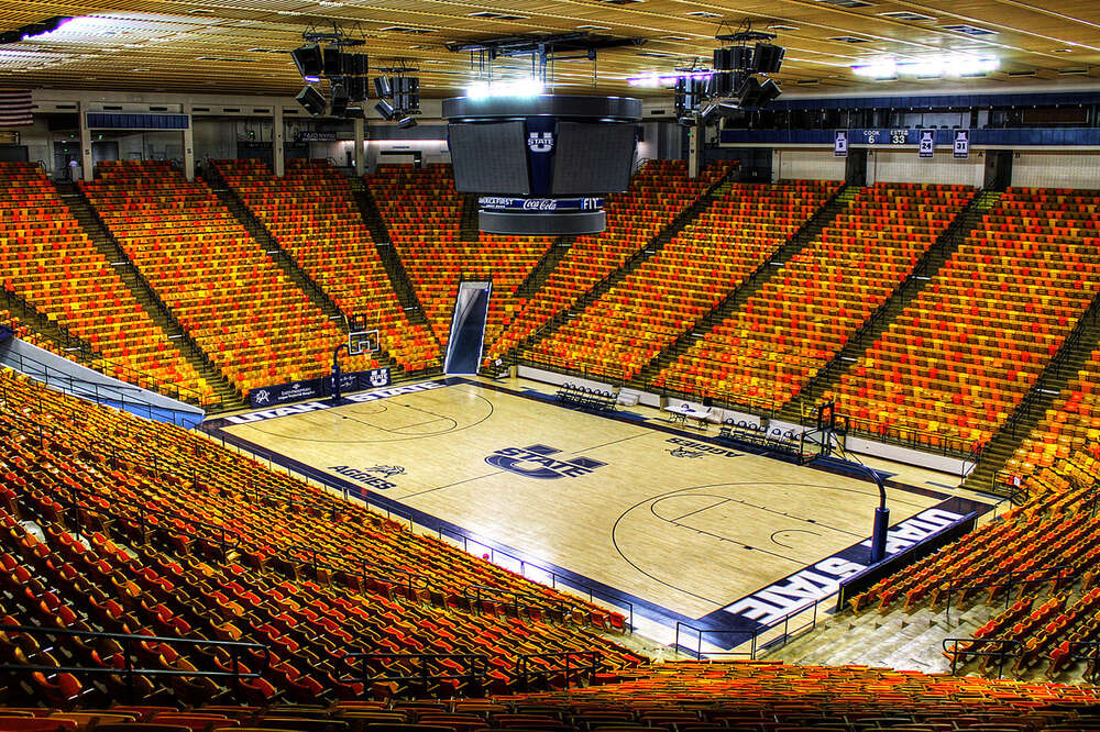 9 biggest college basketball arenas