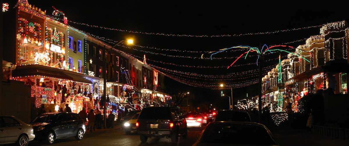 Christmas Lights BestDecorated Streets in the Nation Thrillist