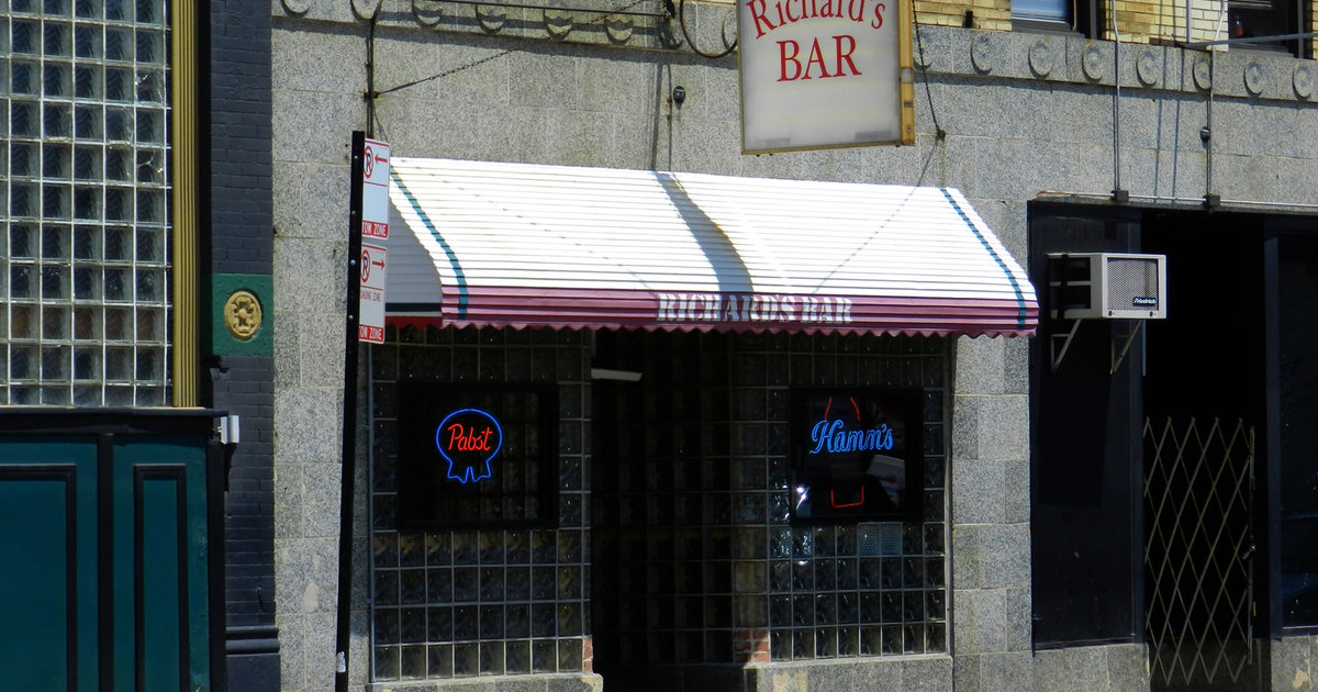 Best Dive Bars In Chicago Neighborhood Guide Thrillist