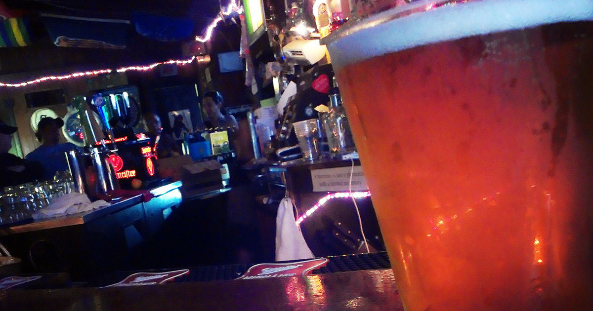 Best Dive Bars In Chicago Neighborhood Guide Thrillist