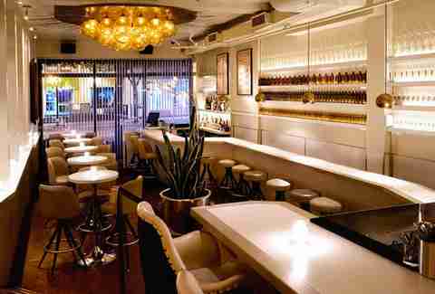 8 quiet montreal bars where you can actually have a conversation over 19 Montreal bars open on Christmas Day - Thrillist