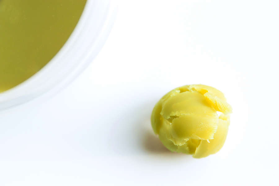 kulhydrat Indlejre Præfiks How To Make Weed Butter: The Best Cannabutter Recipe - Thrillist
