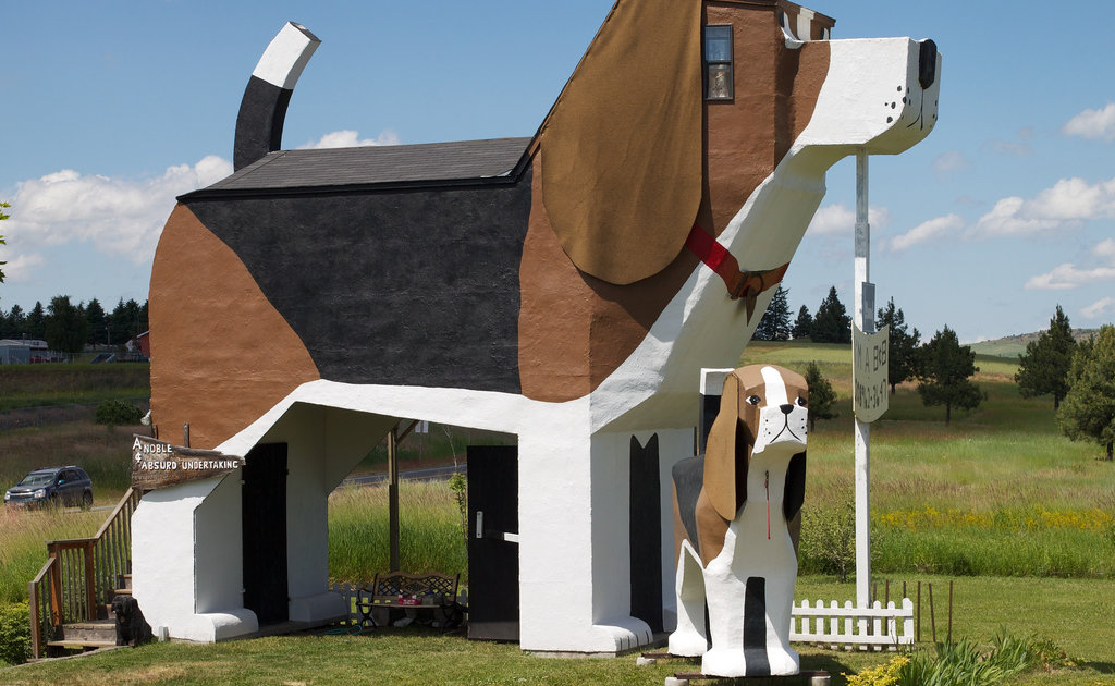 Weird Roadside Attractions - Strangest Road Trip Sights - Thrillist